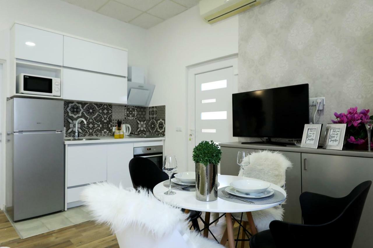 Studio Apartman Summer Flower Zadar Exterior photo