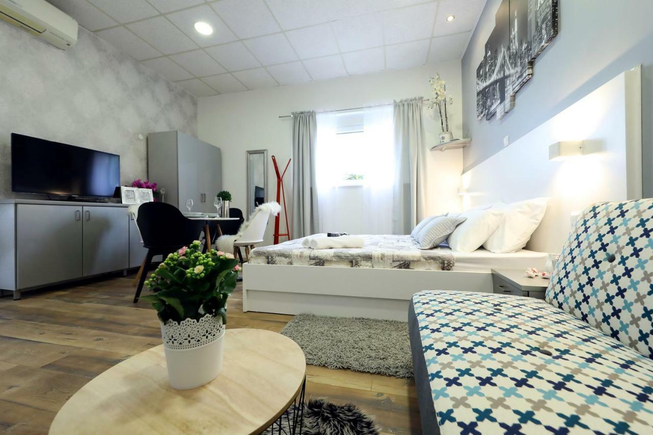 Studio Apartman Summer Flower Zadar Exterior photo